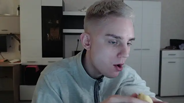 angryzan online show from February 11, 7:44 am