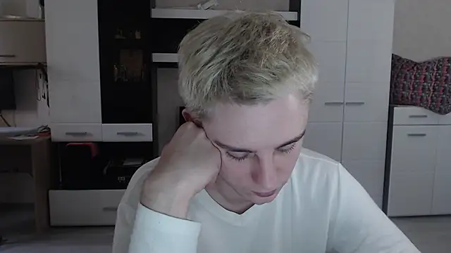 angryzan online show from March 13, 8:37 am