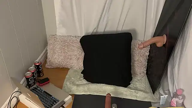 Snapshot of IvyWylde chatting on October 26, 8:26 pm IvyWylde online show from October 26, 8:26 pm