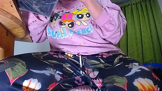 Snapshot of hairy_pussywet chatting on July 3, 6:53 am hairy pussywet online show from July 3, 6:53 am