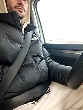 Snapshot of Zeefy chatting on February 8, 7:59 am Zeefy online show from February 8, 7:59 am