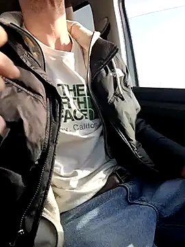 Snapshot of Zeefy chatting on February 8, 11:55 am Zeefy online show from February 8, 11:55 am