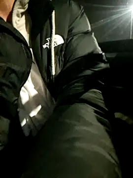 Snapshot of Zeefy chatting on February 14, 7:44 pm Zeefy online show from February 14, 7:44 pm