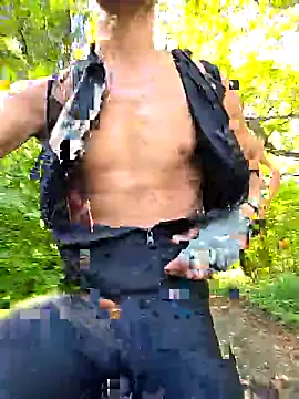 Snapshot of Zeefy chatting on September 9, 8:36 am Zeefy online show from September 9, 8:36 am