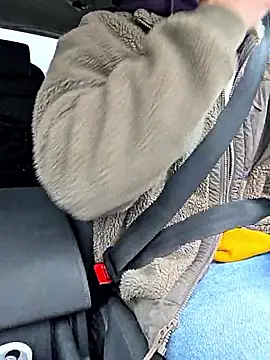 Snapshot of Zeefy chatting on October 11, 11:42 am Zeefy online show from October 11, 11:42 am