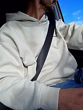 Snapshot of Zeefy chatting on October 26, 9:48 am Zeefy online show from October 26, 9:48 am