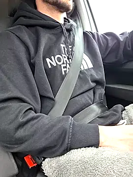 Snapshot of Zeefy chatting on November 25, 10:04 am Zeefy online show from November 25, 10:04 am