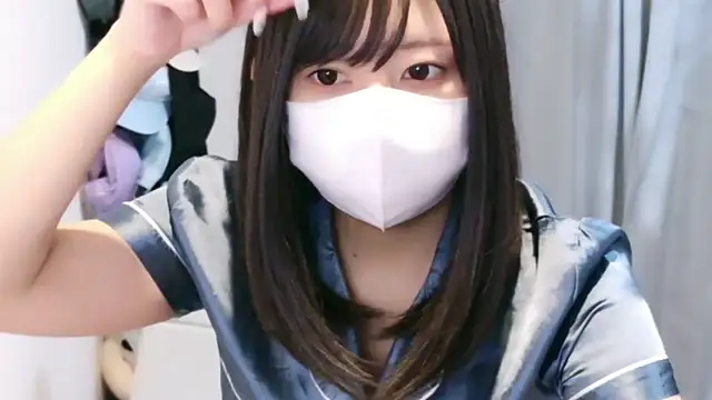 Snapshot of YUTSU_KI chatting on August 1, 5:23 pm YUTSU KI online show from August 1, 5:23 pm