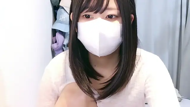 Snapshot of YUTSU_KI chatting on August 2, 2:37 pm YUTSU KI online show from August 2, 2:37 pm