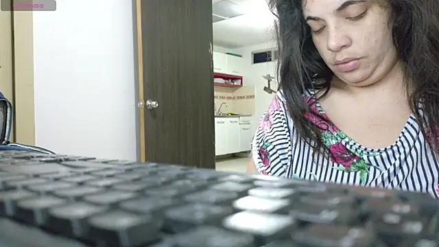 Snapshot of ladydeathz chatting on February 21, 12:11 am ladydeathz online show from February 21, 12:11 am