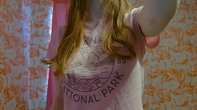 strawberrysmoothie online show from March 3, 9:15 pm