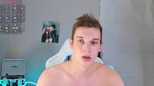 Snapshot of 4ever_dude chatting on March 3, 1:42 pm 4ever dude online show from March 3, 1:42 pm