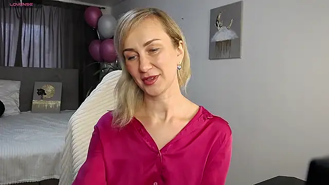 Vanessa Nowak online show from March 6, 7:36 am