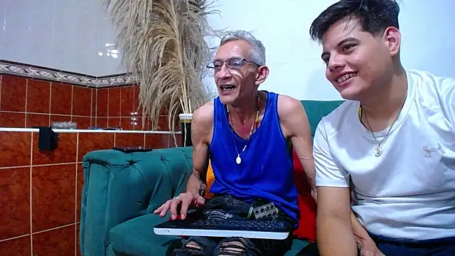 Snapshot of Leon_hot_X chatting on January 24, 10:41 pm Leon hot X online show from January 24, 10:41 pm