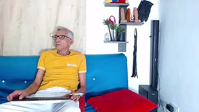 Snapshot of Leon_hot_X chatting on October 12, 8:30 pm Leon hot X online show from October 12, 8:30 pm