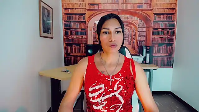 Snapshot of khiara_moretti chatting on December 5, 7:28 pm khiara moretti online show from December 5, 7:28 pm