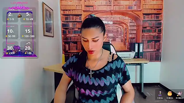 Snapshot of khiara_moretti chatting on December 18, 1:37 am khiara moretti online show from December 18, 1:37 am