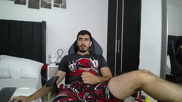 Snapshot of muscle_ares chatting on February 9, 4:40 pm muscle ares online show from February 9, 4:40 pm