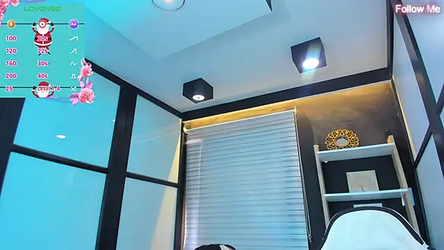 Agathaargent  online show from December 12, 1:28 pm