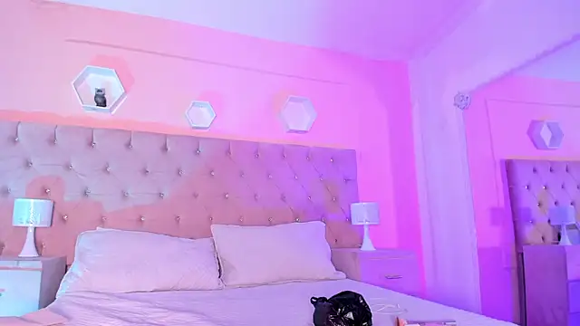 Agathaargent  online show from December 13, 5:16 am