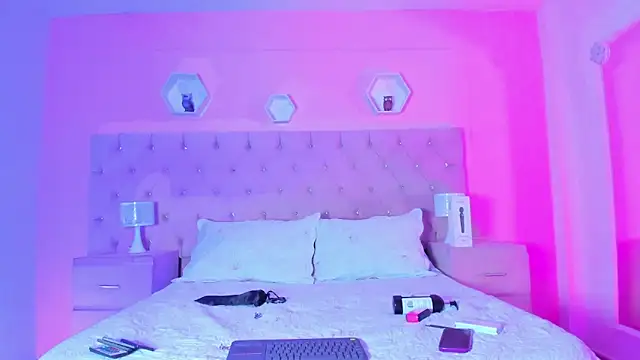 Agathaargent  online show from December 29, 6:03 am