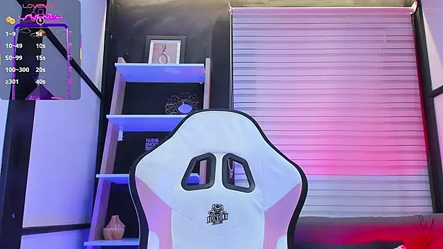 Agathaargent  online show from February 25, 12:34 pm