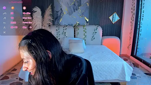 Agathaargent  online show from January 18, 1:04 pm