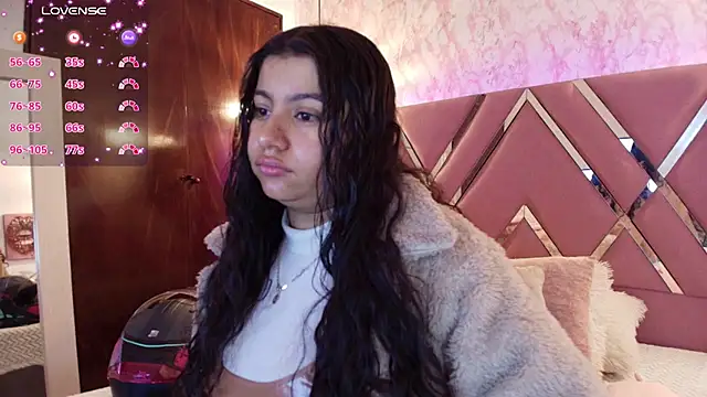 Snapshot of Miaa_Smiith1 chatting on February 22, 12:08 pm Miaa Smiith1 online show from February 22, 12:08 pm