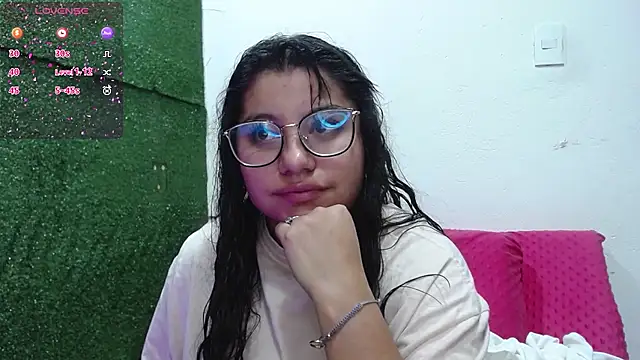 Snapshot of Miaa_Smiith1 chatting on November 4, 10:03 am Miaa Smiith1 online show from November 4, 10:03 am