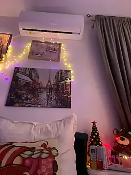 EvelynFrances online show from December 25, 5:58 pm