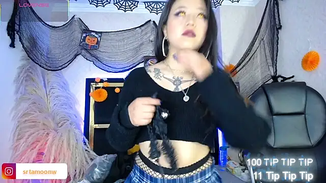 Snapshot of Moon_Water__ chatting on October 16, 1:01 pm Moon Water online show from October 16, 1:01 pm