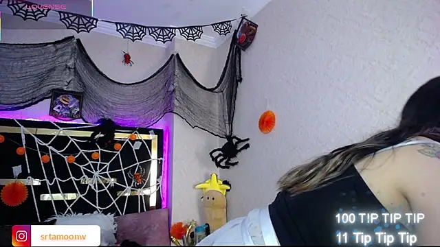 Snapshot of Moon_Water__ chatting on October 22, 11:43 am Moon Water online show from October 22, 11:43 am