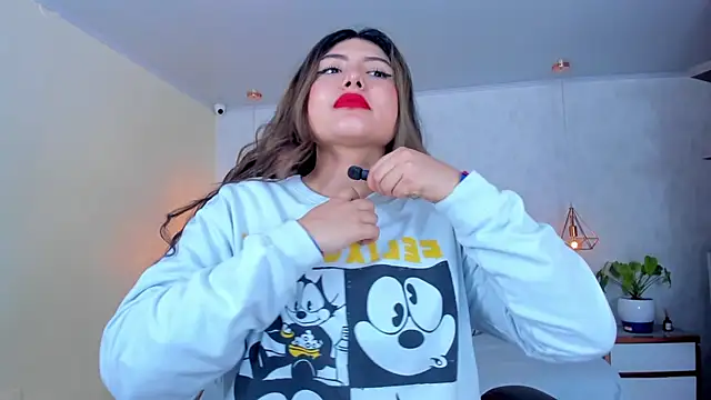 LARSONMIA online show from February 18, 3:10 pm