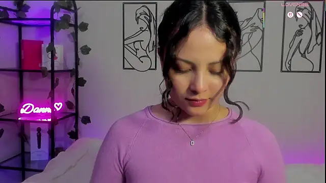 Megan Rodrigo online show from February 12, 11:09 pm