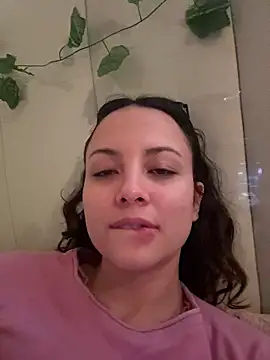 Snapshot of Megan_Rodrigo chatting on February 1, 1:20 pm Megan Rodrigo online show from February 1, 1:20 pm