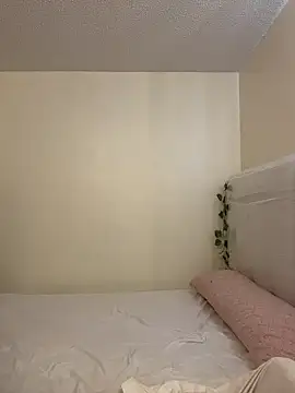 Snapshot of Megan_Rodrigo chatting on February 17, 2:13 pm Megan Rodrigo online show from February 17, 2:13 pm