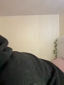 Snapshot of Megan_Rodrigo chatting on February 19, 1:51 pm Megan Rodrigo online show from February 19, 1:51 pm