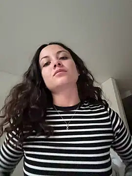 Snapshot of Megan_Rodrigo chatting on May 2, 11:15 am Megan Rodrigo online show from May 2, 11:15 am