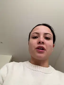 Snapshot of Megan_Rodrigo chatting on June 23, 2:37 pm Megan Rodrigo online show from June 23, 2:37 pm