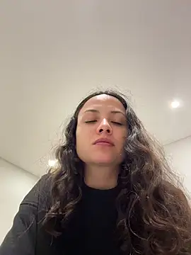 Snapshot of Megan_Rodrigo chatting on June 25, 4:45 am Megan Rodrigo online show from June 25, 4:45 am