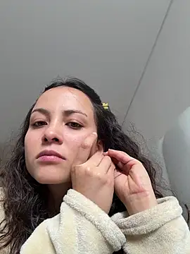 Snapshot of Megan_Rodrigo chatting on June 26, 5:39 pm Megan Rodrigo online show from June 26, 5:39 pm