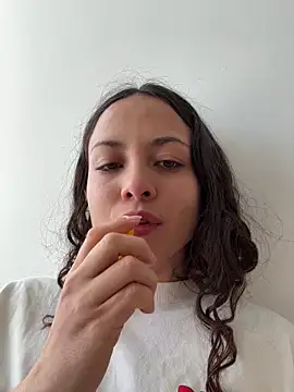 Snapshot of Megan_Rodrigo chatting on July 5, 4:47 pm Megan Rodrigo online show from July 5, 4:47 pm