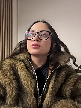 Snapshot of Megan_Rodrigo chatting on July 14, 3:11 am Megan Rodrigo online show from July 14, 3:11 am