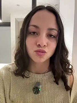 Snapshot of Megan_Rodrigo chatting on July 18, 12:48 am Megan Rodrigo online show from July 18, 12:48 am