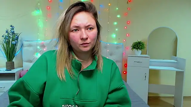 Snapshot of SallyVerda chatting on January 30, 6:43 pm SallyVerda online show from January 30, 6:43 pm