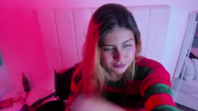 Amber Martins  online show from October 21, 1:34 pm