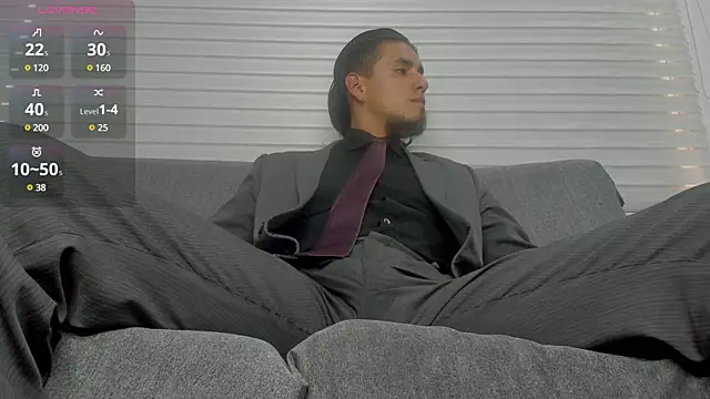 Snapshot of Tom_blunt96 chatting on December 28, 10:02 pm Tom blunt96 online show from December 28, 10:02 pm