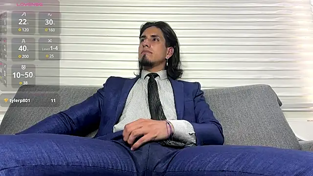 Snapshot of Tom_blunt96 chatting on December 30, 2:19 pm Tom blunt96 online show from December 30, 2:19 pm