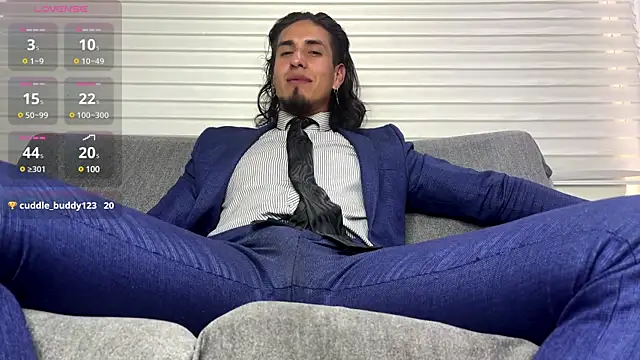Snapshot of Tom_blunt96 chatting on December 30, 7:11 pm Tom blunt96 online show from December 30, 7:11 pm