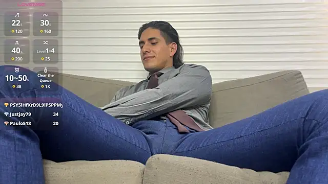 Snapshot of Tom_blunt96 chatting on January 31, 5:21 pm Tom blunt96 online show from January 31, 5:21 pm